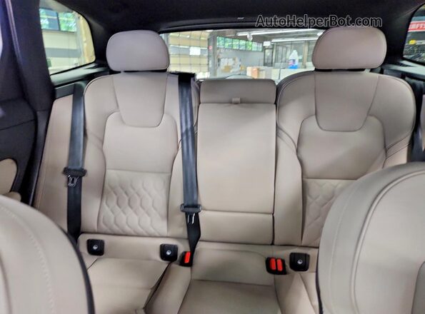 YV4M12RC7T1464535 2026 VOLVO XC60 White Հետևի նստատեղերի տեսք