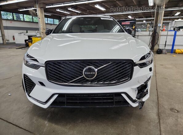 YV4M12RC7T1464535 2026 VOLVO XC60 White Սալոնի 360 աստիճան տեսք