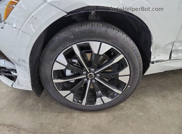 YV4M12RC7T1464535 2026 VOLVO XC60 White 