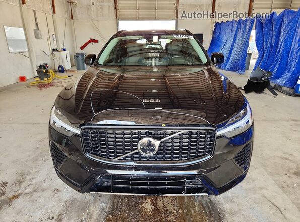 YV4M12RC8S1002760 2025 VOLVO XC60 Black Դիմացի տեսք