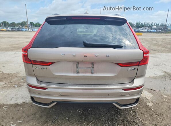 YV4M12RC9S1073966 2025 VOLVO XC60 Beige Widok z tyłu