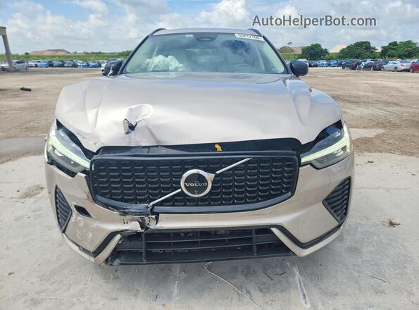 YV4M12RC9S1073966 2025 VOLVO XC60 Beige Widok z przodu