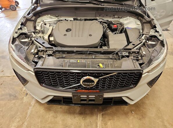 YV4M12RC9S1112569 2025 VOLVO XC60 Серый Вид подкапотного пространства
