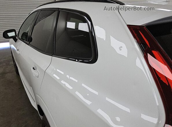 YV4M12RC9T1398716 2026 VOLVO XC60 White 
