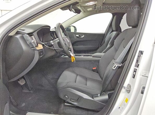 YV4M12RC9T1398716 2026 VOLVO XC60 White Front interior view