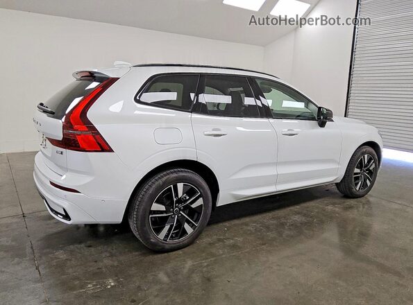 YV4M12RC9T1398716 2026 VOLVO XC60 White Rear right