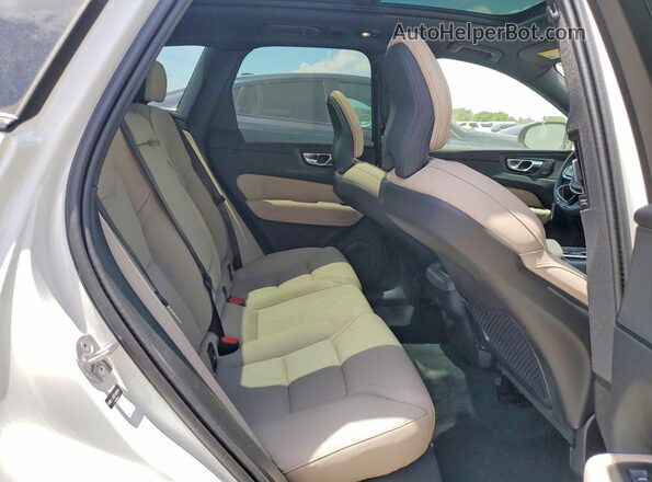 YV4M12RC9T1497343 2026 VOLVO XC60 Белый Вид задних сидений