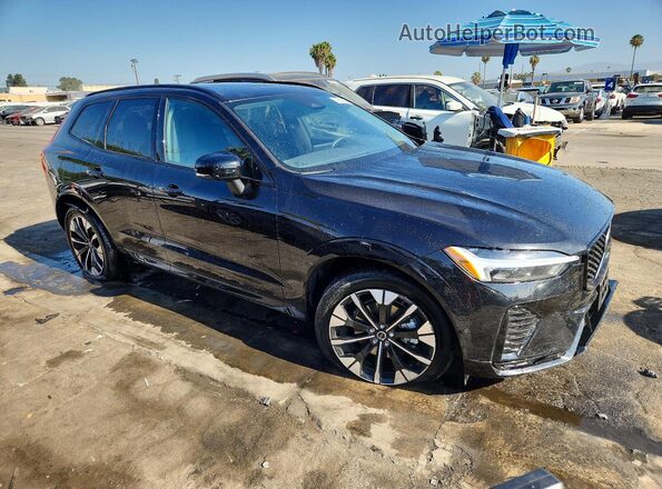 YV4M12RCXT1444893 2026 VOLVO XC60 Черный Передняя правая четверть