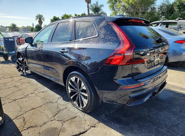 YV4M12RCXT1444893 2026 VOLVO XC60 Черный Задняя левая четверть