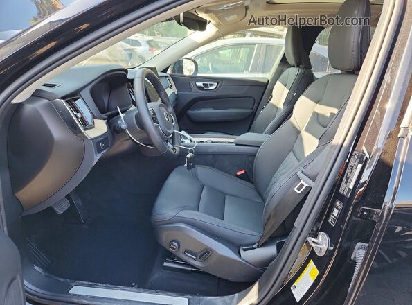 YV4M12RCXT1444893 2026 VOLVO XC60 Черный Вид салона спереди