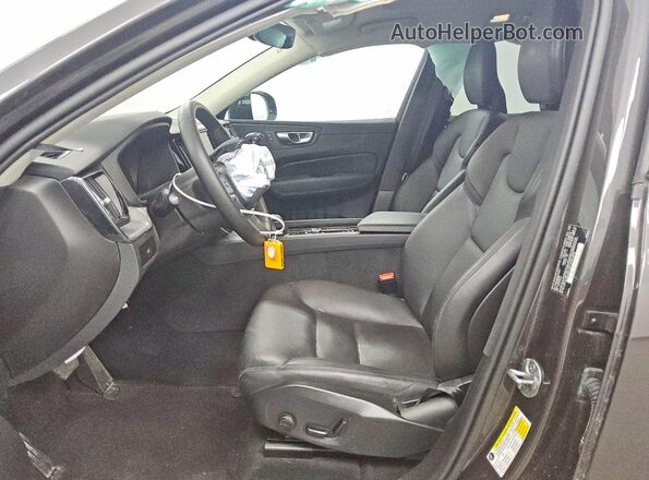 YV4M12RJ6S1123107 2025 VOLVO XC60 Серый Вид салона спереди