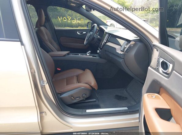 YV4M12RM6S1189117 2025 VOLVO XC60 Серебряный Вид салона спереди
