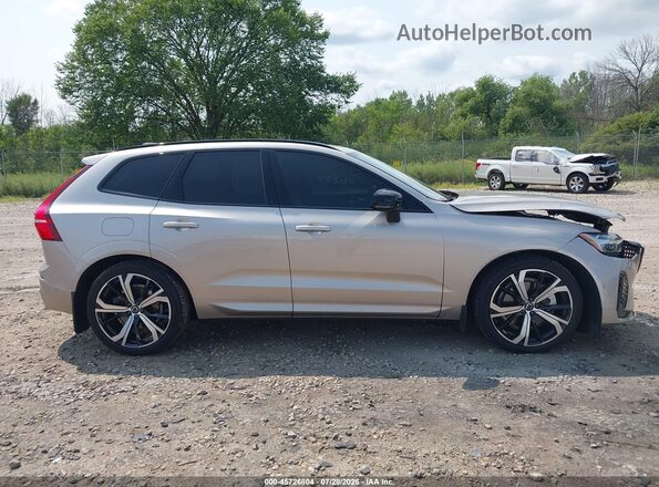 YV4M12RM6S1189117 2025 VOLVO XC60 Серебряный Вид задней части салона