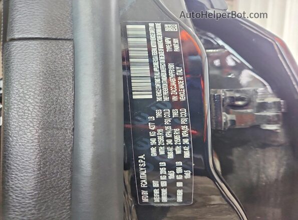 ZACCJAAB7HPF61561 2017 JEEP RENEGADE Black Widok komory silnika