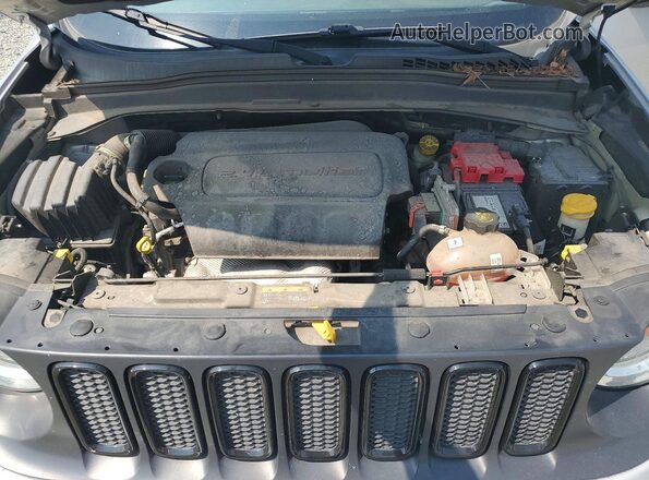 ZACCJABB8JPJ52017 2018 JEEP RENEGADE Silver უკანა სალონის ხედი
