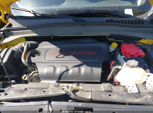 ZACCJABB8JPJ68489 2018 JEEP RENEGADE Желтый Вид сзади