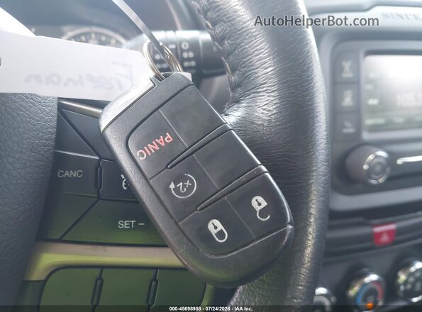 ZACCJABT8GPC48847 2016 JEEP RENEGADE Белый Вид панели приборов