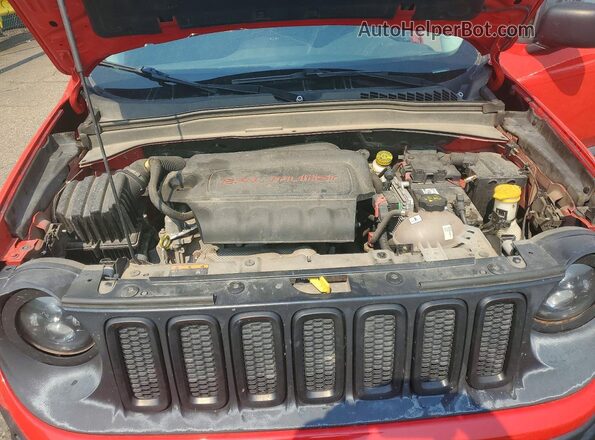 ZACCJBAB0HPG03784 2017 JEEP RENEGADE Red Vista del compartimento del motor
