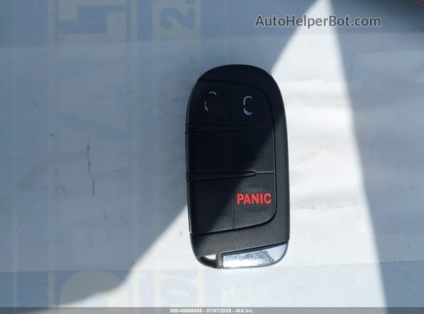 ZACCJBAB1HPF38699 2017 JEEP RENEGADE Красный Вид панели приборов