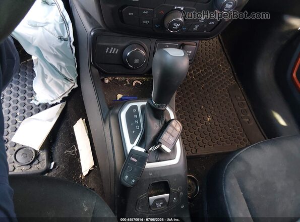 ZACCJBAB1JPH82231 2018 JEEP RENEGADE Gray Widok deski rozdzielczej