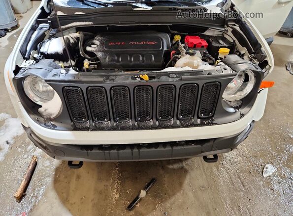 ZACCJBAB7JPH95288 2018 JEEP RENEGADE White ძრავის განყოფილების ხედი