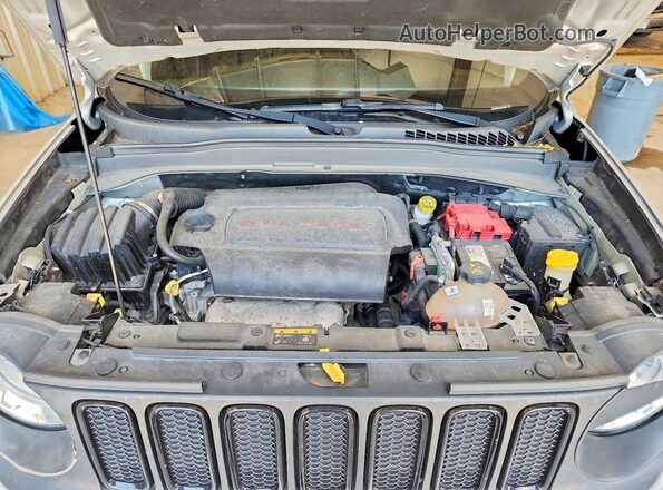 ZACCJBABXJPH79831 2018 JEEP RENEGADE Silver უკანა სალონის ხედი