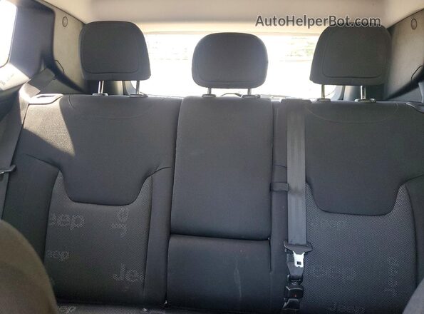 ZACCJBBB8HPF85890 2017 JEEP RENEGADE Silver Հետևի նստատեղերի տեսք