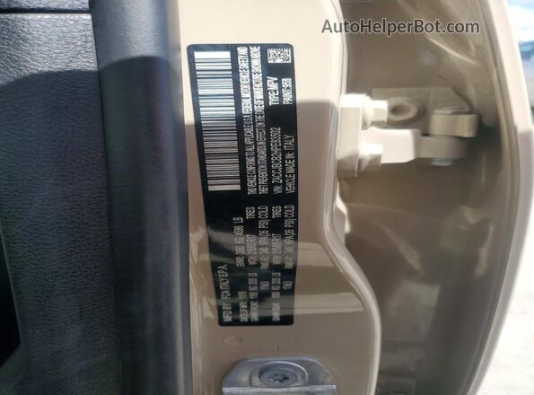 ZACCJBCB2HPE83502 2017 JEEP RENEGADE Beige Engine compartment view