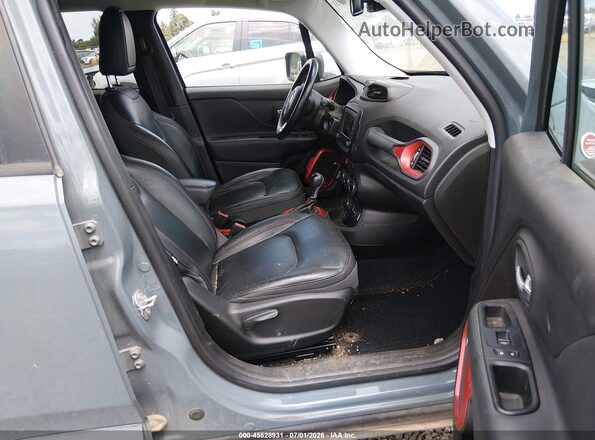 ZACCJBCB2HPG10488 2017 JEEP RENEGADE Серый Вид салона спереди