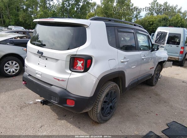 ZACCJBCB2JPG72592 2018 JEEP RENEGADE Silver Trasero derecho