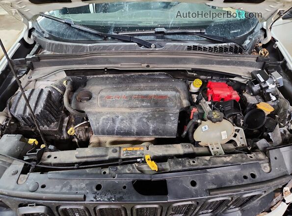 ZACCJBCB3JPH94121 2018 JEEP RENEGADE White ძრავის განყოფილების ხედი