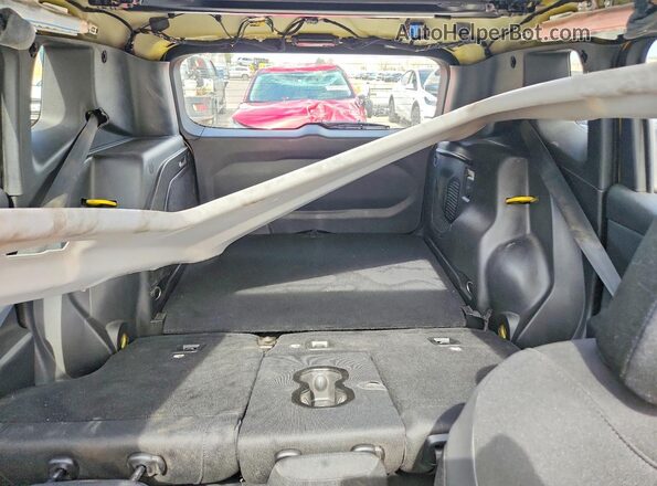 ZACCJBCB4JPH15796 2018 JEEP RENEGADE Yellow Rear seats view