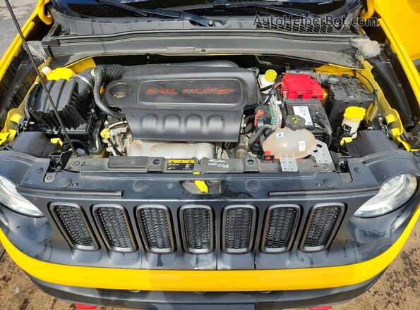 ZACCJBCB4JPH15796 2018 JEEP RENEGADE Yellow Engine compartment view