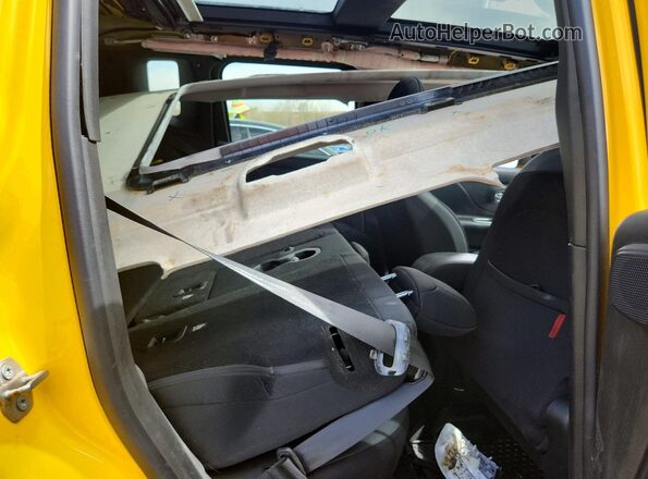 ZACCJBCB4JPH15796 2018 JEEP RENEGADE Yellow Rear interior view