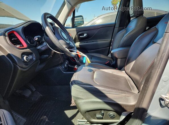 ZACCJBCB4JPJ00355 2018 JEEP RENEGADE Gray Vista interior delantera