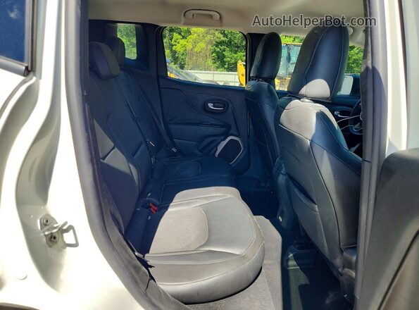 ZACCJBCB6HPE76469 2017 JEEP RENEGADE White Widok wnętrza z tyłu