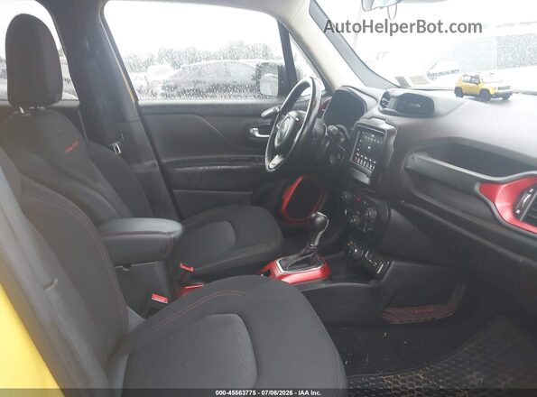 ZACCJBCBXJPH42159 2018 JEEP RENEGADE Yellow Widok wnętrza z przodu