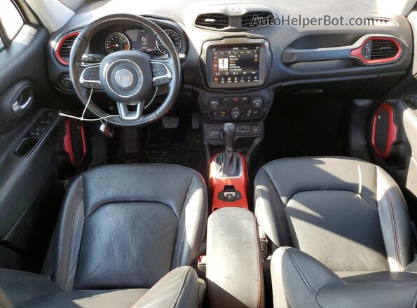ZACCJBCBXJPH93015 2018 JEEP RENEGADE Белый Вид панели приборов