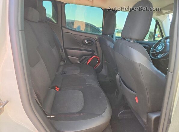 ZACCJBCT2GPE21122 2016 JEEP RENEGADE White Հետևի նստատեղերի տեսք