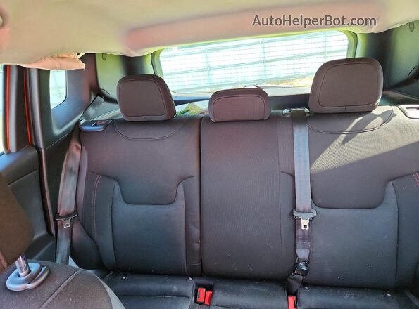 ZACCJBCT3GPD55311 2016 JEEP RENEGADE Orange Vista de los asientos traseros