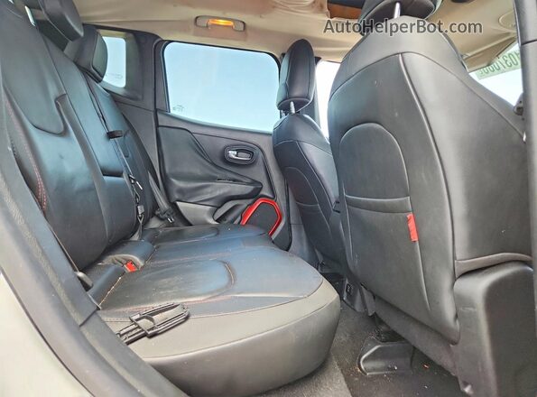 ZACCJBCT6GPD05308 2016 JEEP RENEGADE White Вид задньої частини салону