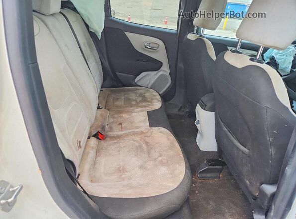 ZACNJABB4KPK64808 2019 JEEP RENEGADE White Widok tylnych siedzeń