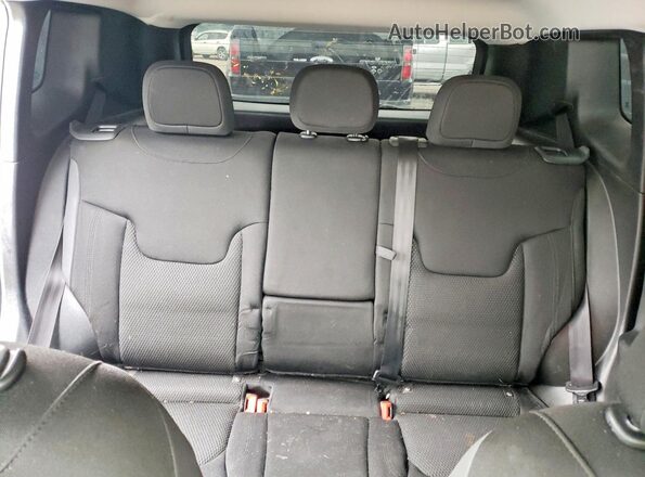 ZACNJABB5LPL48766 2020 JEEP RENEGADE Серебряный Вид задних сидений