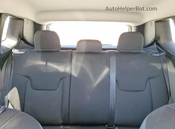 ZACNJABBXLPL04892 2020 JEEP RENEGADE Gray Widok tylnych siedzeń