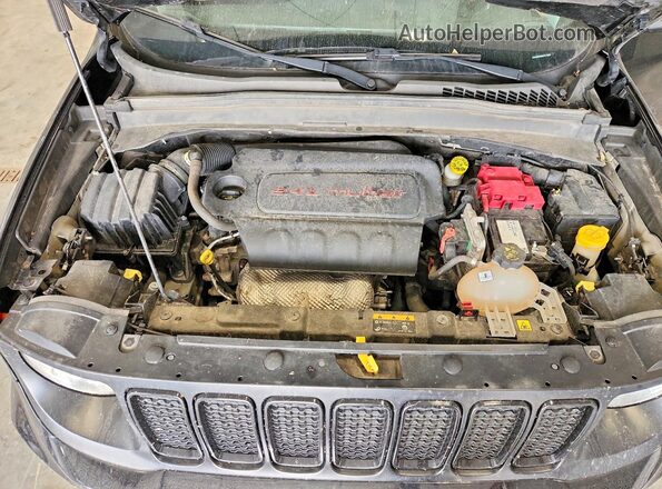 ZACNJBAB9LPL73595 2020 JEEP RENEGADE Black Вид задньої частини салону