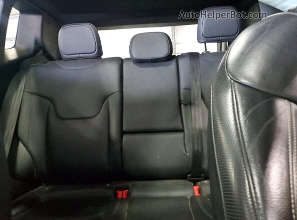 ZACNJBB19KPK40646 2019 JEEP RENEGADE Silver Հետևի նստատեղերի տեսք