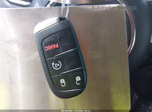 ZACNJBBB2KPK74968 2019 JEEP RENEGADE Черный Вид панели приборов