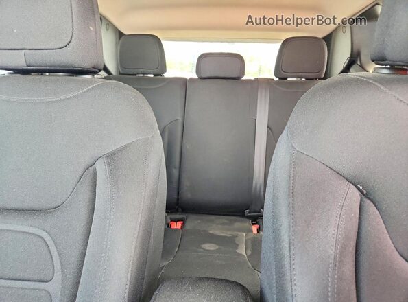 ZACNJBBB3KPK30493 2019 JEEP RENEGADE Silver Вид задніх сидінь