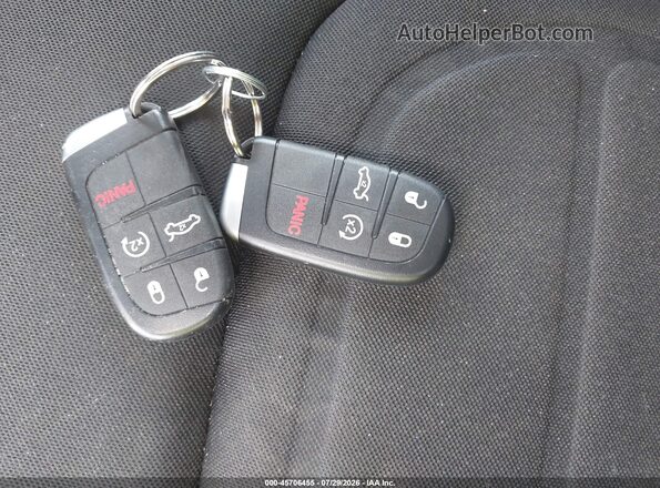 ZACNJBBBXKPK47906 2019 JEEP RENEGADE Белый Вид панели приборов
