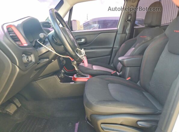 ZACNJBC11KPJ94082 2019 JEEP RENEGADE White Front interior view